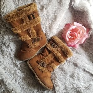 🎄 Little Girls Brown Suede And Fur Boots